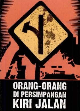 SOE HOK GIE-Orang-orang di persimpangan kiri jalan.